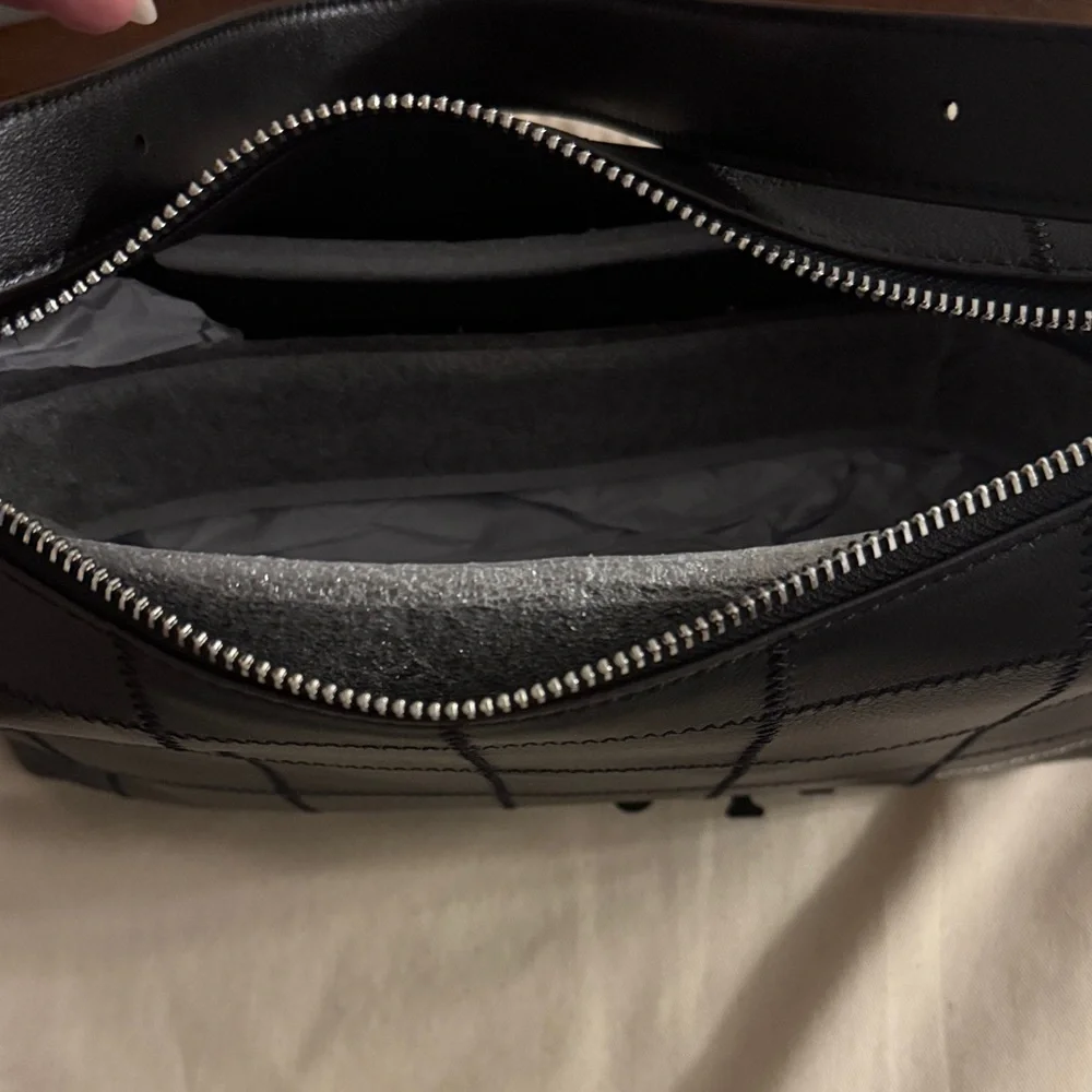 Coachtopia Elegant Black Shoulder Bag - Picture 5 of 6